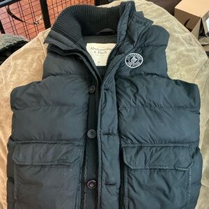 Abercrombie & Fitch Women’s Black Puffer Vest
